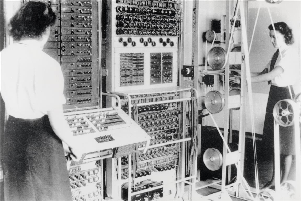 img-pc-22-computer-colossus-computer-pictures-code-breaking-computers (Medium)